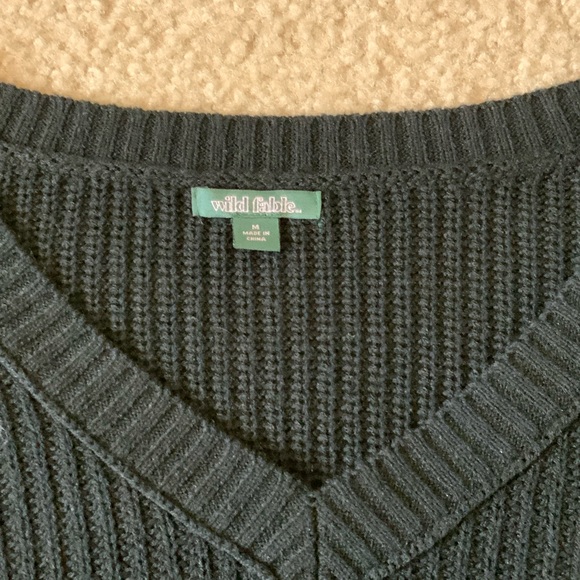 wild fable crop v long sleeve - Picture 2 of 2